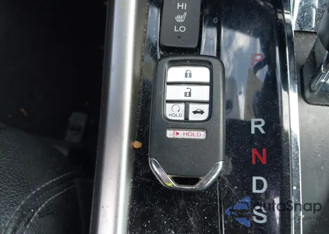 2017 Honda Accord Touring V6 z USA, uszkodzony, nr VIN 1HGCR3F95HA043430